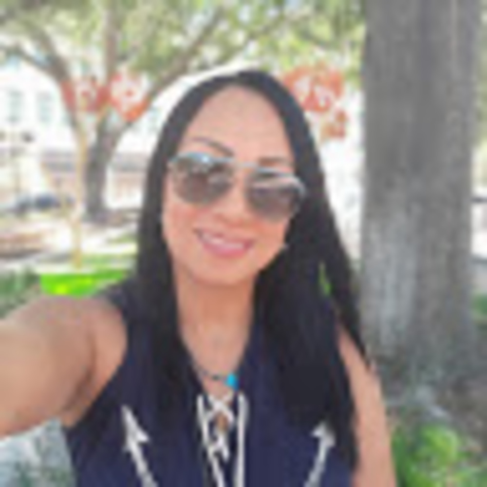 Meet your Posher, Alexandra yenitza